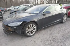 Tesla, Model S