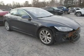 Tesla, Model S