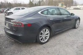 Tesla, Model S