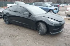 Tesla, Model 3