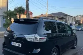 Toyota, Sienna
