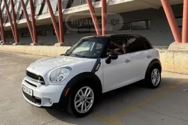 MINI, COUNTRYMAN
