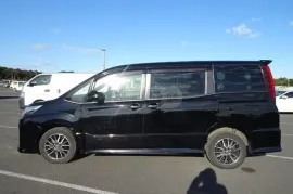 Toyota, Noah