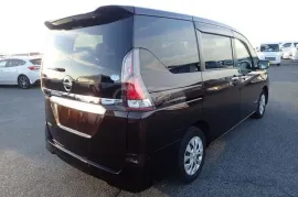 Nissan, Serena
