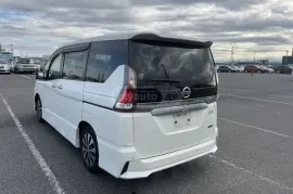 Nissan, Serena