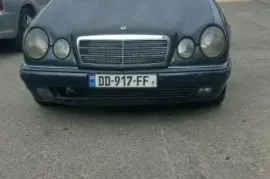Mercedes-Benz, E CLASS, E 210