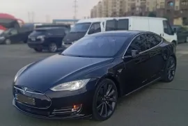 Tesla, Model S