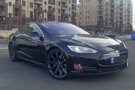 Tesla, Model S
