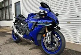 Yamaha, YZF-R1