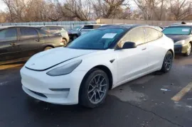Tesla, Model 3