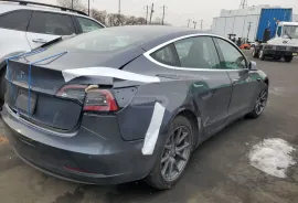 Tesla, Model 3