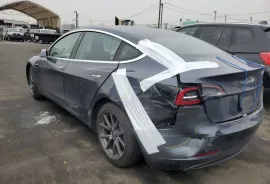 Tesla, Model 3