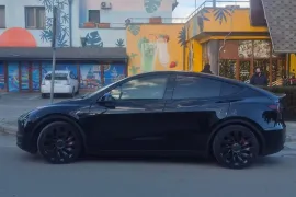 Tesla, Y performance