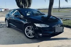 Tesla, Model S