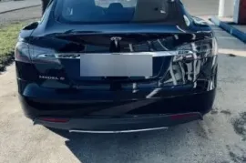 Tesla, Model S