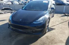 Tesla, Model 3