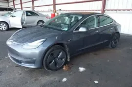 Tesla, Model 3