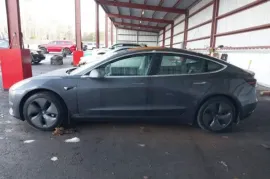 Tesla, Model 3