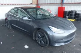 Tesla, Model 3