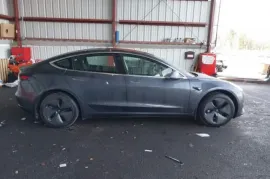 Tesla, Model 3