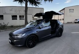 Tesla, Model X