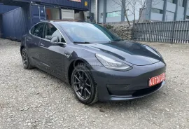 Tesla, Model 3