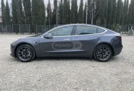 Tesla, Model 3