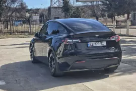 Tesla, Y performance