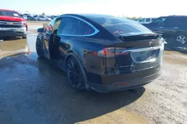 Tesla, Model X
