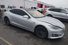 Tesla, Model S