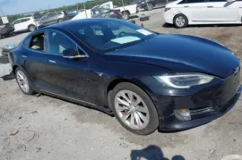 Tesla, Model S