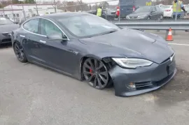 Tesla, Model S