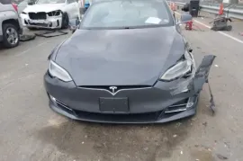 Tesla, Model S