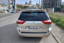 Toyota, Sienna