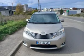 Toyota, Sienna