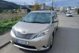 Toyota, Sienna