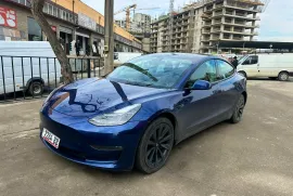 Tesla, Model 3