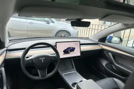 Tesla, Model 3