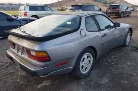 Porsche, 944