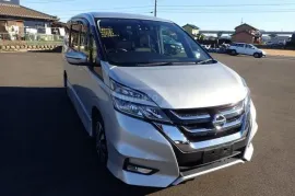 Nissan, Serena
