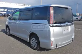 Toyota, Noah