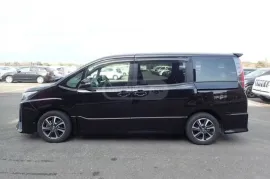 Toyota, Noah