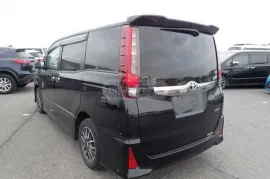 Toyota, Noah