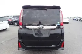 Toyota, Noah