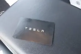 Tesla, Model 3