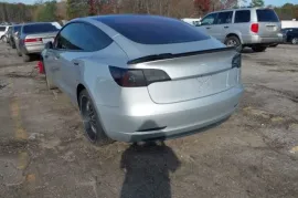 Tesla, Model 3