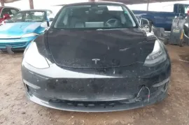 Tesla, Model 3