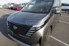 Nissan, Serena