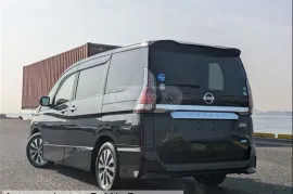 Nissan, Serena