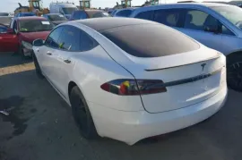 Tesla, Model S